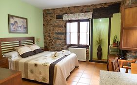 Apartamentos Turisticos A Estacion